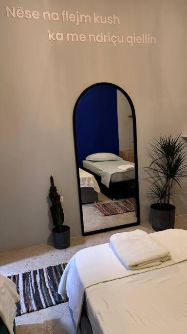 Apartment Super House Blloku - 3 Tirana